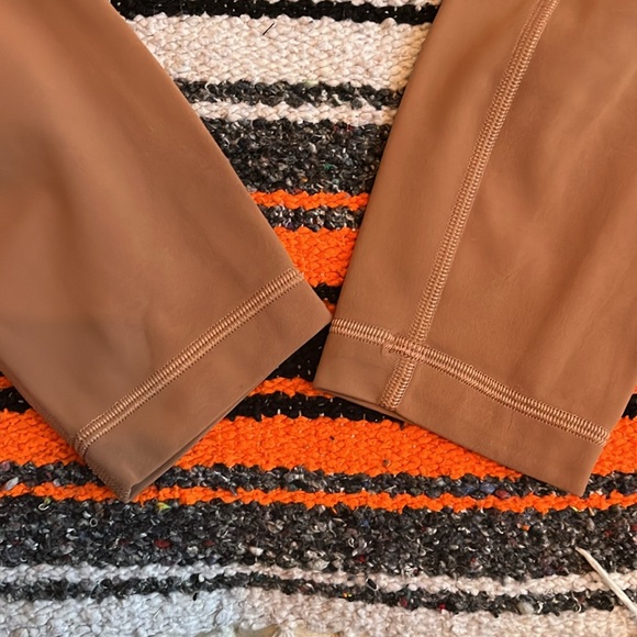 Lululemon camel double lined align 28 - Picture 4 of 5